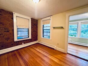 39 South St, Unit 4 in Boston, MA - Building Photo - Building Photo