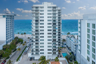 The Seasons Condominiums in Fort Lauderdale, FL - Building Photo - Building Photo