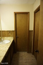 7904 Aberdeen Ave in Lubbock, TX - Building Photo - Building Photo
