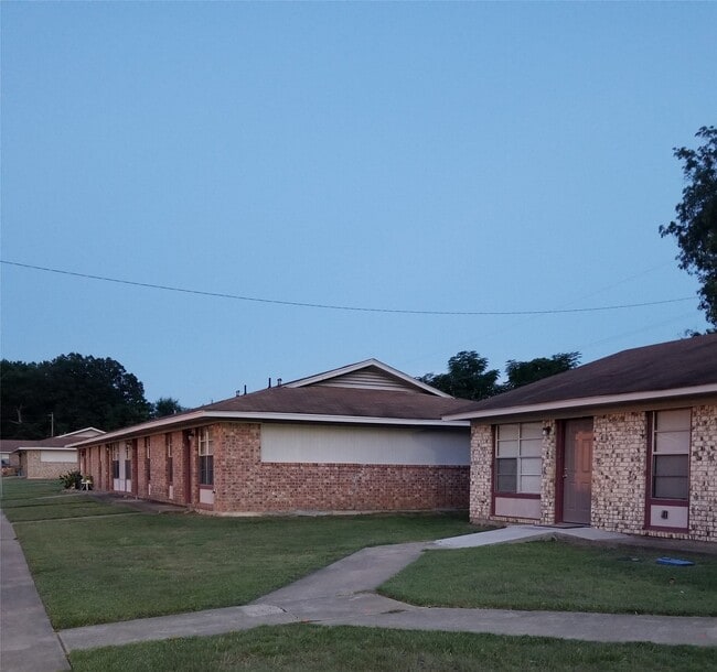 property at 1300 Courtland Rd