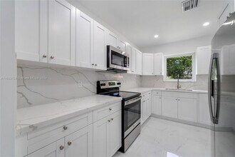 350 Aledo Ave in Coral Gables, FL - Building Photo - Building Photo