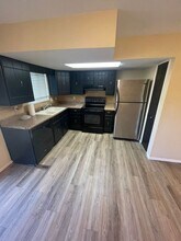 255 Otis Ct in Lakewood, CO - Building Photo - Building Photo