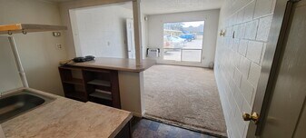 112 E Cherry St in Vermillion, SD - Building Photo