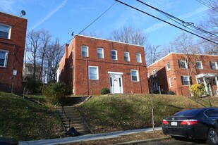 3125 Buena Vista Ter SE in Washington, DC - Building Photo