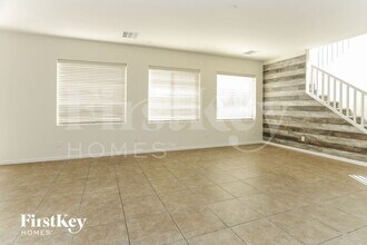 5528 Latrobe Bluff St in North Las Vegas, NV - Building Photo - Building Photo