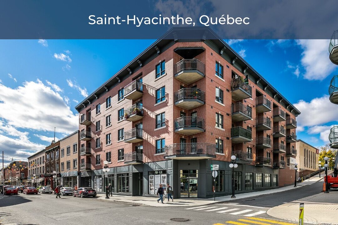 The Jade in St-Hyacinthe, QC - Building Photo