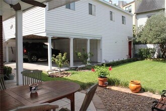 2500 Mandell St in Houston, TX - Building Photo - Building Photo