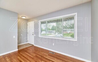 2700 Steeplechase Ln in Florissant, MO - Building Photo - Building Photo
