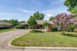 4424 Foxfire Way in Fort Worth, TX - Building Photo