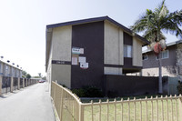 1026 W Highland Ave in Tustin, CA - Foto de edificio - Building Photo