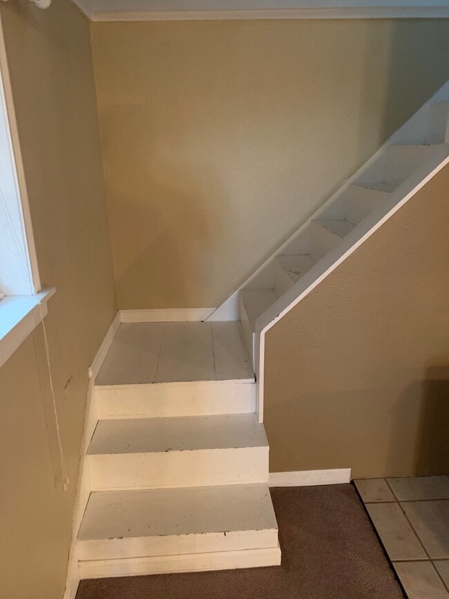 2130 Crozer St NW in Salem, OR - Building Photo - Building Photo