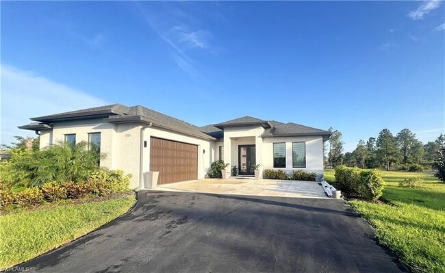 3724 56th Ave NE in Naples, FL - Building Photo - Building Photo