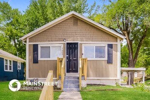 7600 Washington St in Kansas City, MO - Building Photo