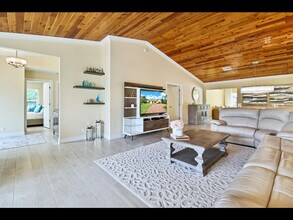 451 N Lyra Cir in Juno Beach, FL - Building Photo - Building Photo