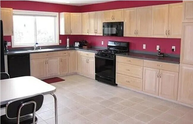 138 Algonquin Trail in Ashland, MA - Building Photo - Building Photo
