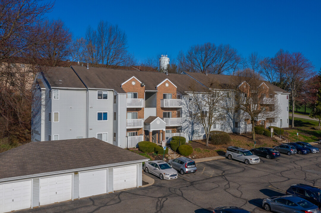 Kennedy Commons in Cuyahoga Falls, OH - Building Photo