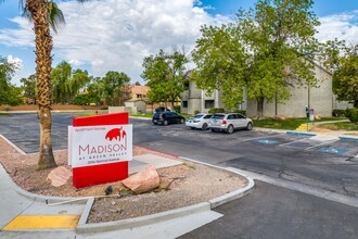 Madison Green Valley in Henderson, NV - Foto de edificio - Building Photo