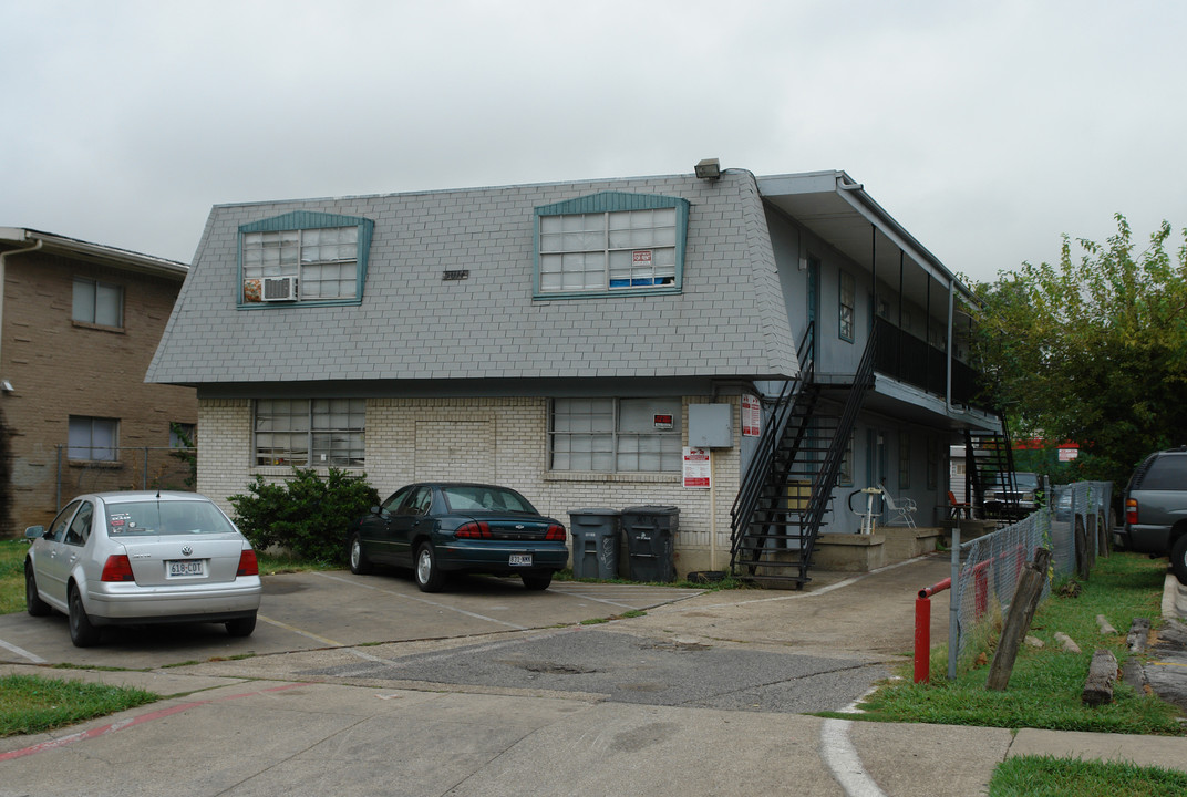 5011 San Jacinto St in Dallas, TX - Building Photo