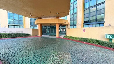 11780 SW 18th St in Miami, FL - Building Photo - Building Photo