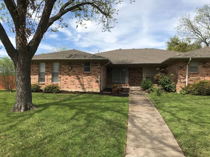 401 Tiffany Trail in Richardson, TX - Building Photo