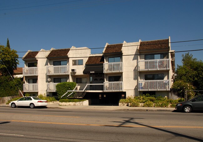 12413 Oxnard St in North Hollywood, CA - Foto de edificio - Building Photo