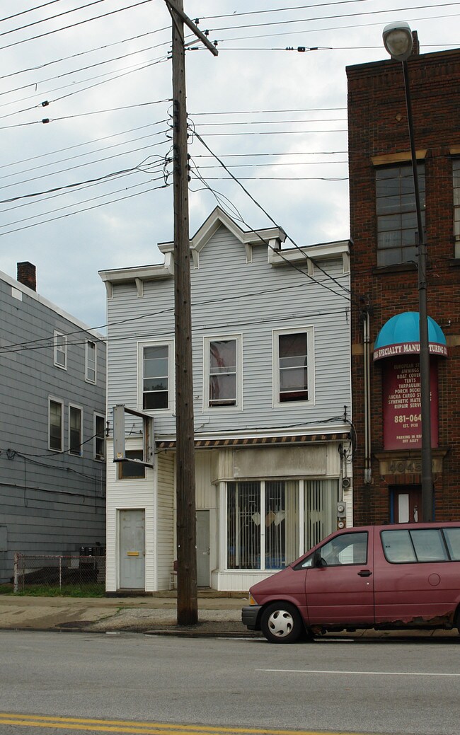 4033-4043 St Clair Ave in Cleveland, OH - Building Photo - Building Photo