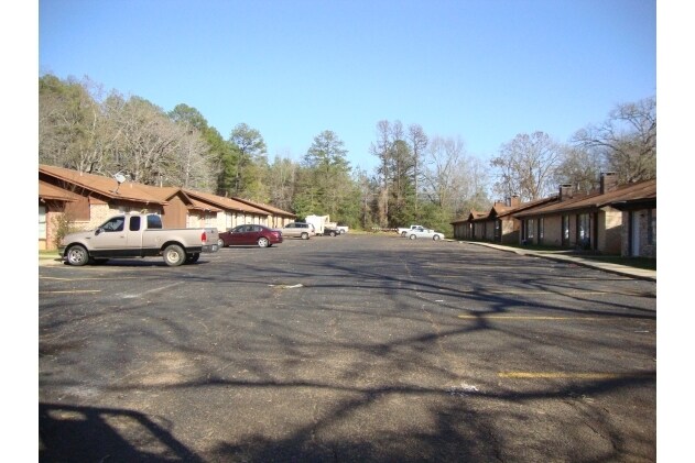 Holly Hill in Atlanta, TX - Foto de edificio