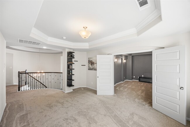 2736 Ahnya Ln