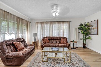 927 SW 15th Ave in Miami, FL - Building Photo - Building Photo