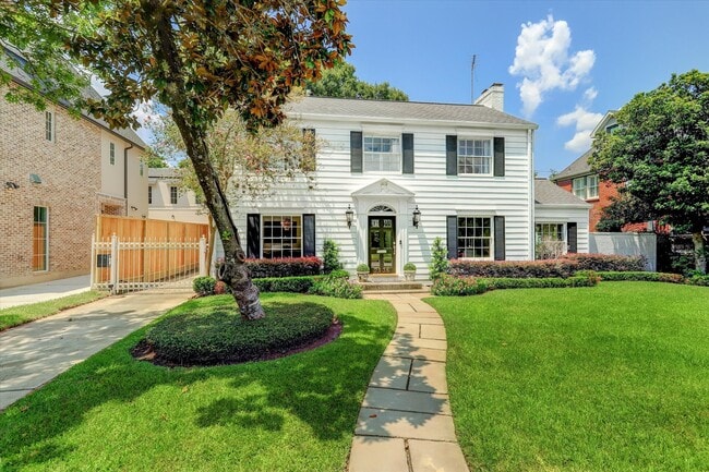 2136 Pelham Dr in Houston, TX - Building Photo - Building Photo