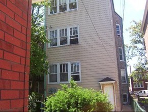 2415 S Sawyer Ave in Chicago, IL - Foto de edificio - Building Photo