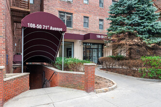 108-50 71st Ave in Forest Hills, NY - Foto de edificio - Building Photo