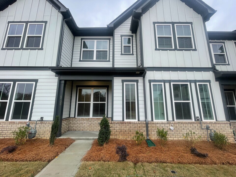 Room in Townhome on Rivulet Wy in Harrisburg, NC - Building Photo
