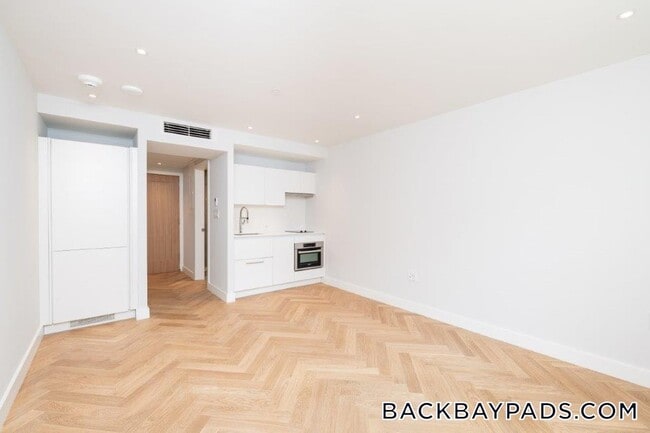 12 Commonwealth Ave, Unit 504 in Boston, MA - Building Photo - Building Photo