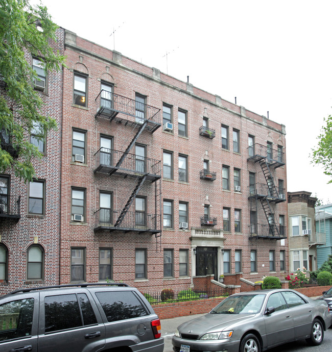 571 Ovington Ave in Brooklyn, NY - Building Photo - Building Photo