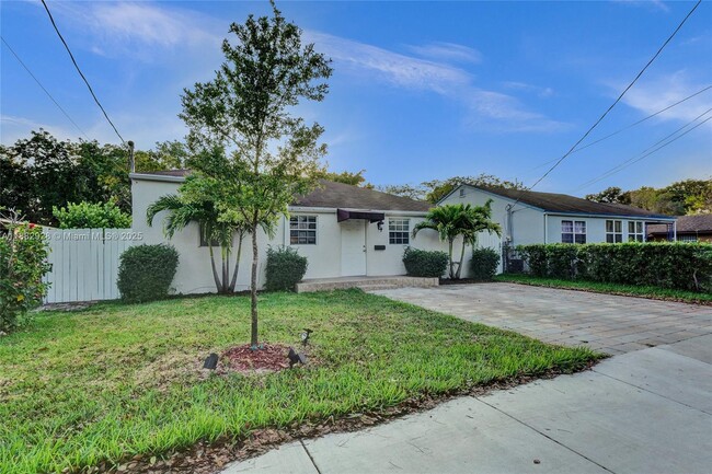 4718 NW 15th Ave in Miami, FL - Building Photo - Building Photo