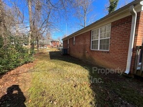 1506 Hidden Creek Terrace in High Point, NC - Building Photo - Building Photo