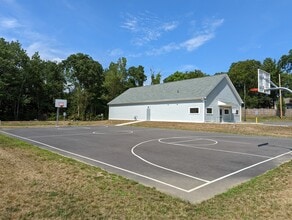 Davis Commons in Brockton, MA - Foto de edificio - Building Photo