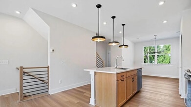 Room in Townhome on Levy Wy in Charlotte, NC - Building Photo - Building Photo