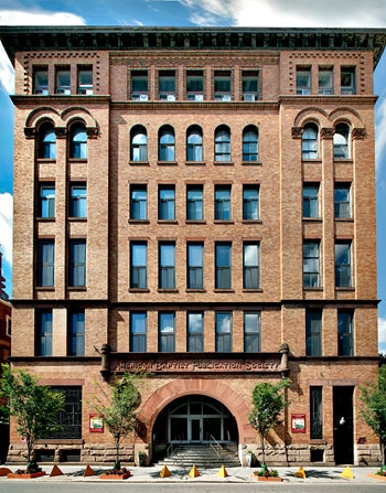 Juniper East Apartments in Philadelphia, PA - Building Photo