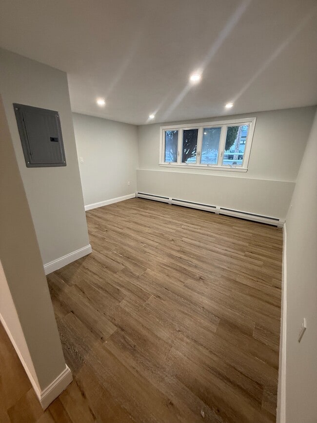 property at 33 Bristow St