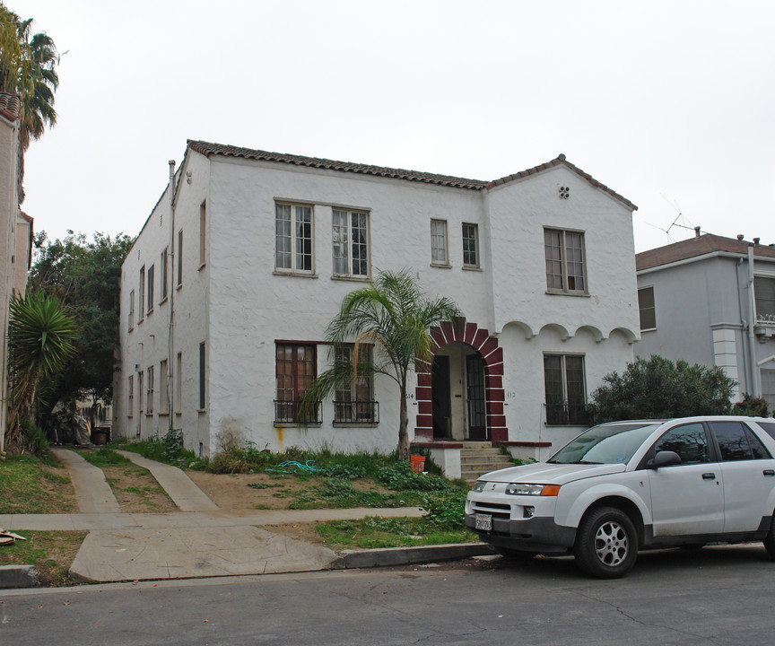 612 N Genesee Ave in Los Angeles, CA - Building Photo