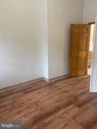 1833 W Lexington St photo'