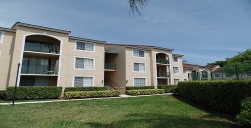 1727 Village Blvd in West Palm Beach, FL - Building Photo