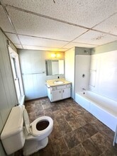 36 Hilton St, Unit Unit 3R in Pawtucket, RI - Building Photo - Building Photo