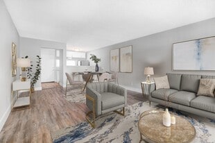 Mirage at Southpoint in Jacksonville, FL - Building Photo