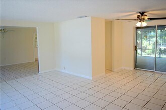 1639 Manor Rd in Englewood, FL - Building Photo - Building Photo