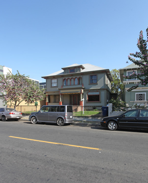 1030 S Burlington Ave in Los Angeles, CA - Building Photo