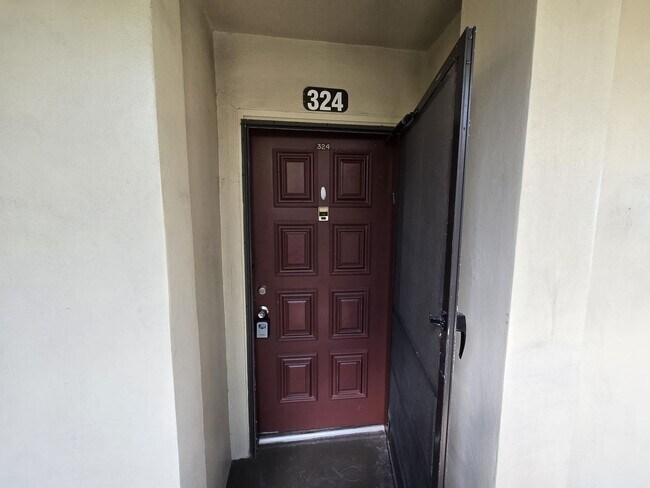 5130 Las Verdes Cir