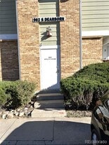 962 S Dearborn Way in Aurora, CO - Building Photo